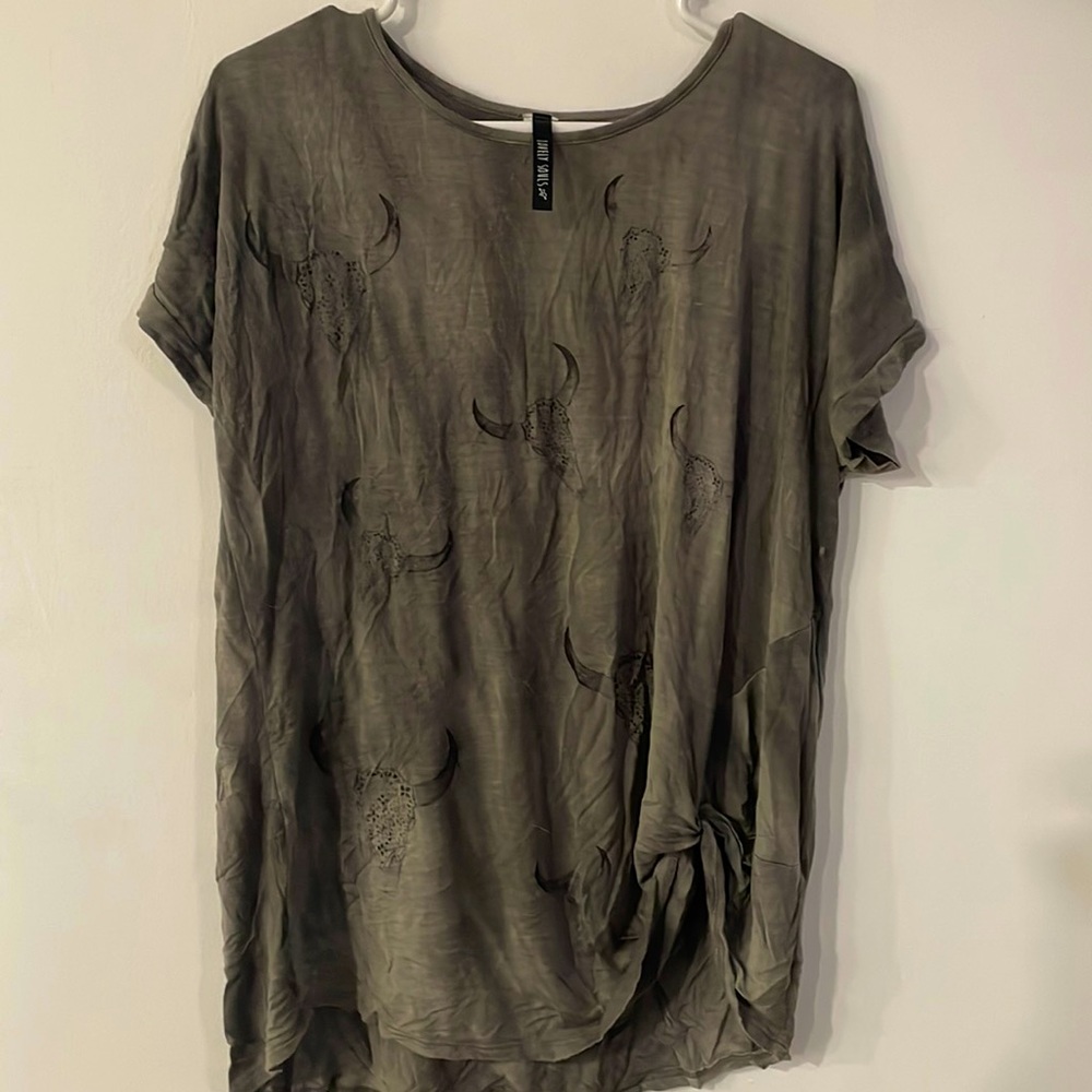 Buffalo skull tee